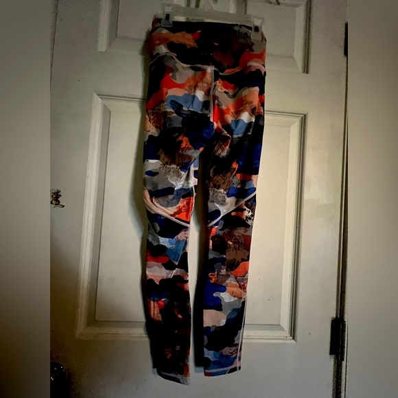 COPY - Fabletics anywhere high waisted 7/8 leggings size XXSMALL - Picture 5 of 9